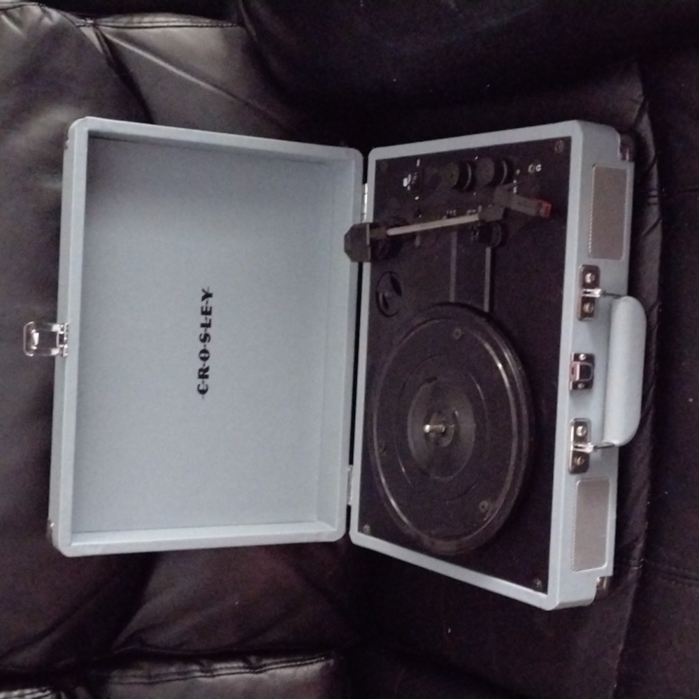 Record player Crosley baby blue portable Bluetooth